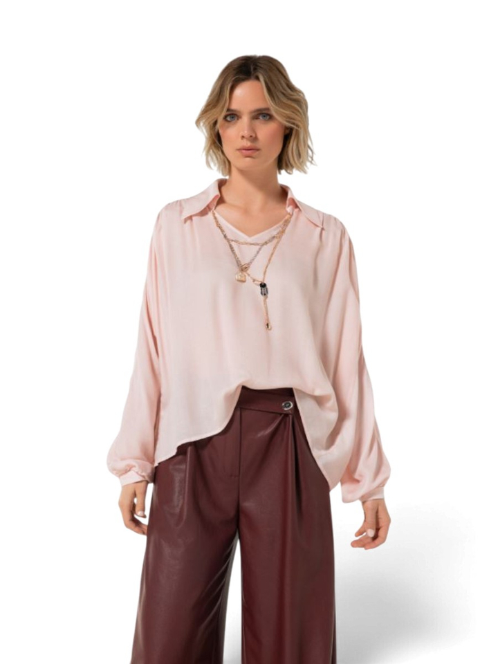 Roze blouse met ketting detail Caroline Biss 