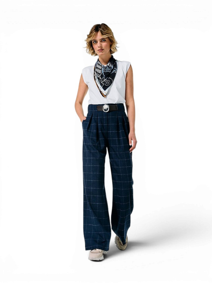 Donkerblauwe broek met lichtblauw ruitpatroon Caroline Biss