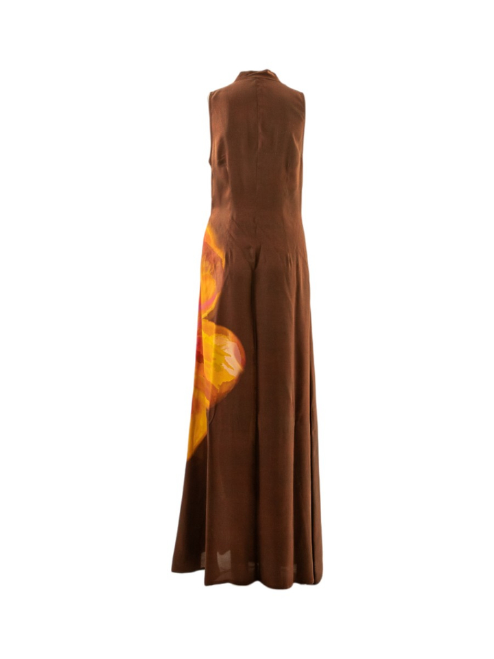 Bruine elegante maxi gala jurk in bloemenprint met een zijden glans Caroline Biss