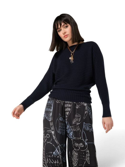 Donkerblauwe trui met ribbelpatroon Caroline Biss