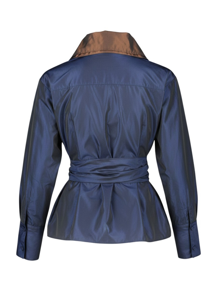 Donkerblauwe blouse met bruine rechtopstaande kraag Rossa 35
