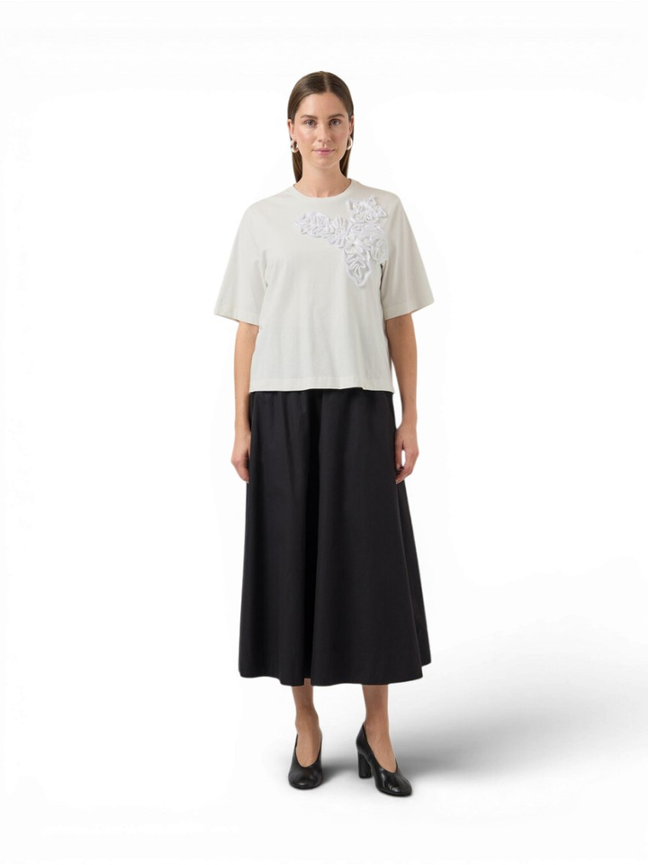 Witte T-shirt met sierlijk detail Yasvisely Y.A.S. 