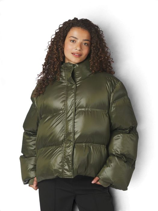 Olijfgroene oversized donsjas met hoge opstaande kraag Neo Noir