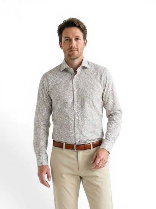 Brown minimal katoenen hemd (regular fit) met details en lange mouwen Fakts