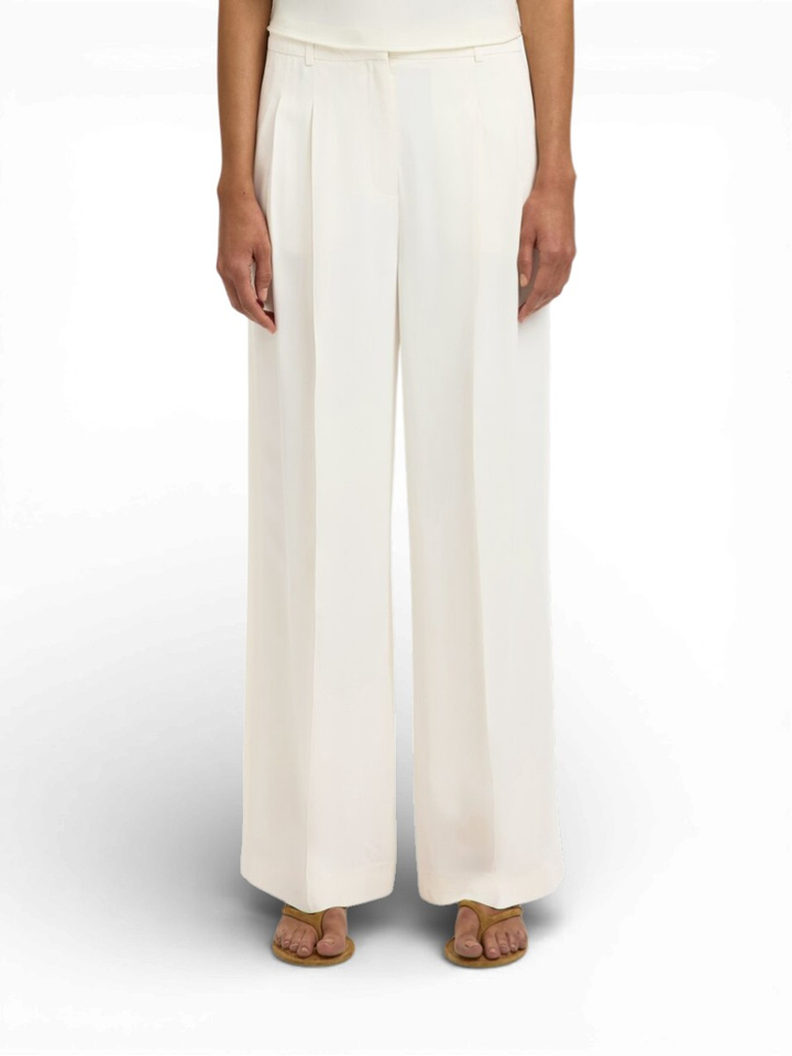 Witte soepeelvallende broek met bandplooi Selected