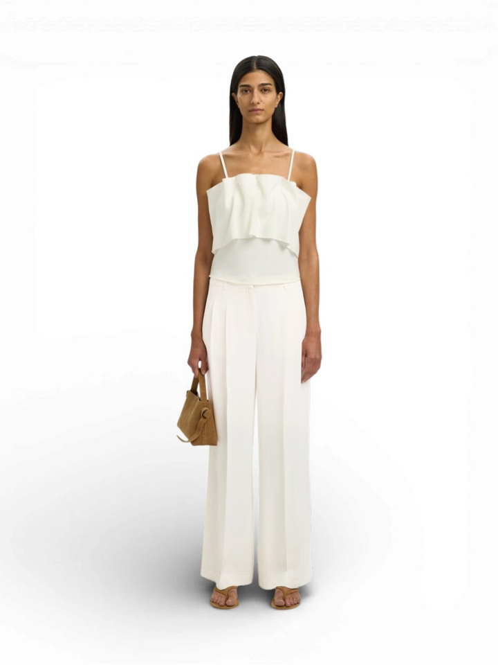 Witte soepeelvallende broek met bandplooi Selected
