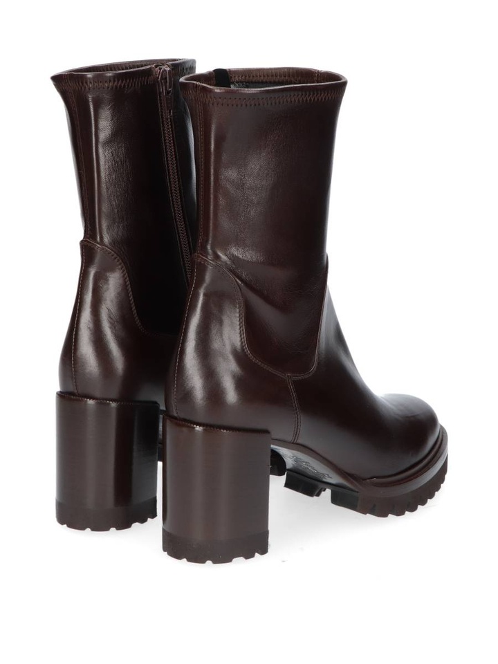 Vitello boots Truman's