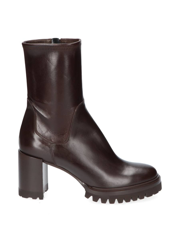 Vitello boots Truman's