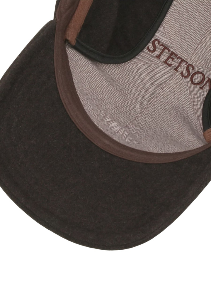 Bruine baseball cap met oorlappen Stetson
