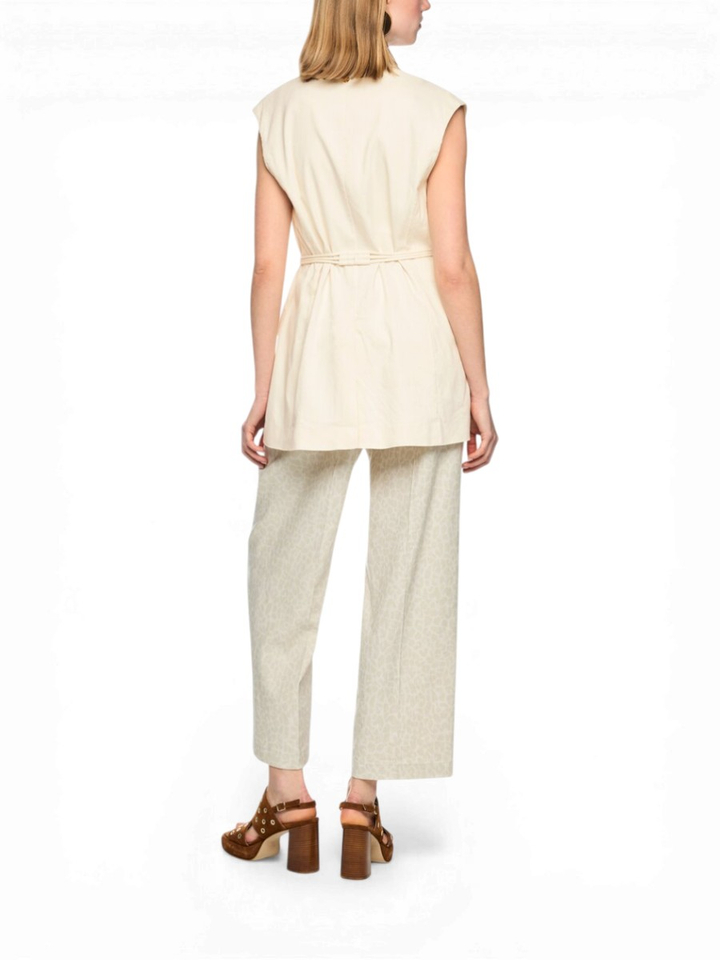 Beige mouwloze linnen gilet met riem Marccain