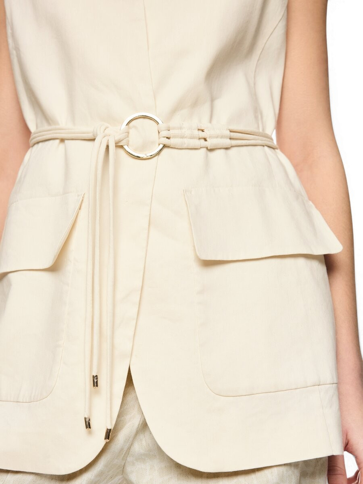 Beige mouwloze linnen gilet met riem Marccain