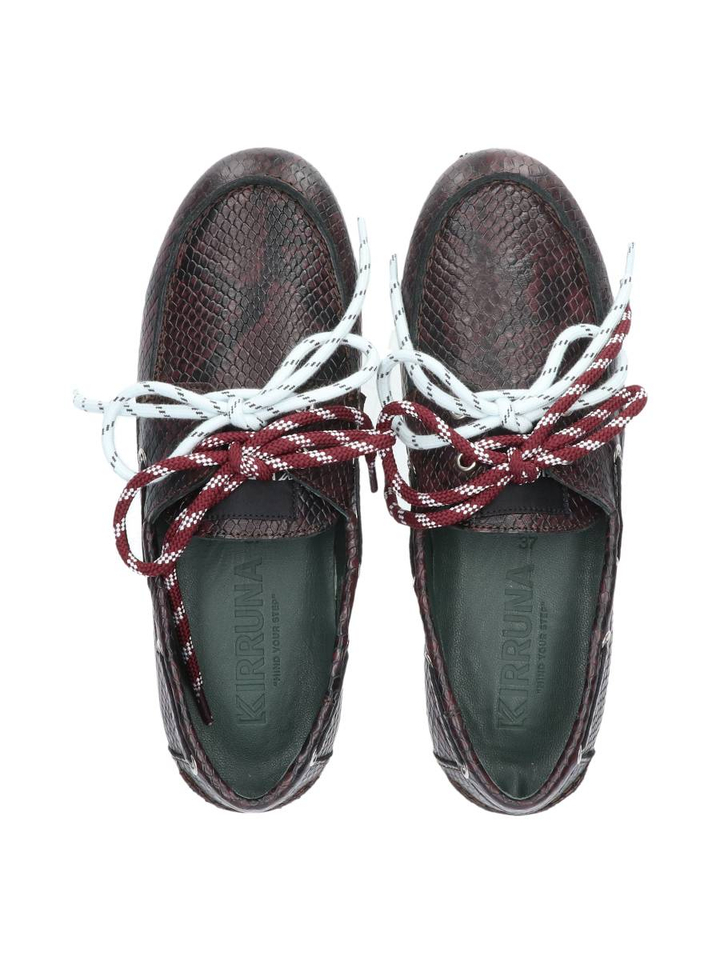Bordeaux lederen loafers in slangenprint Moc Kirruna