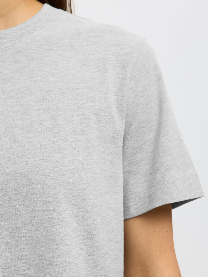 Grijze T-shirt Selected 