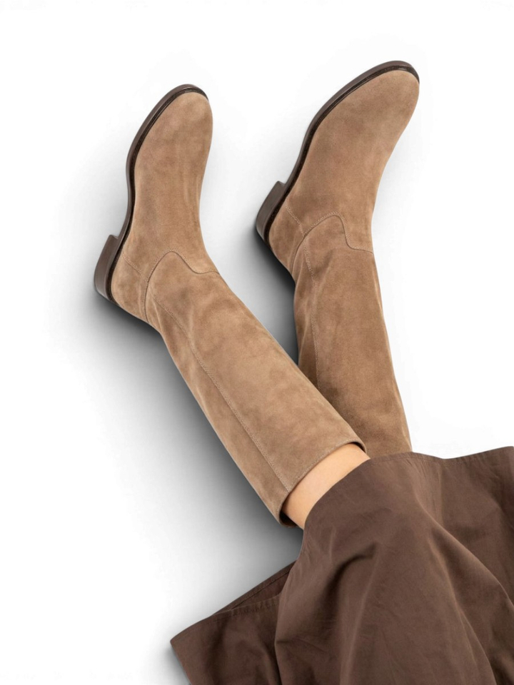 Beige kleurige laars in suede Julie Dee 