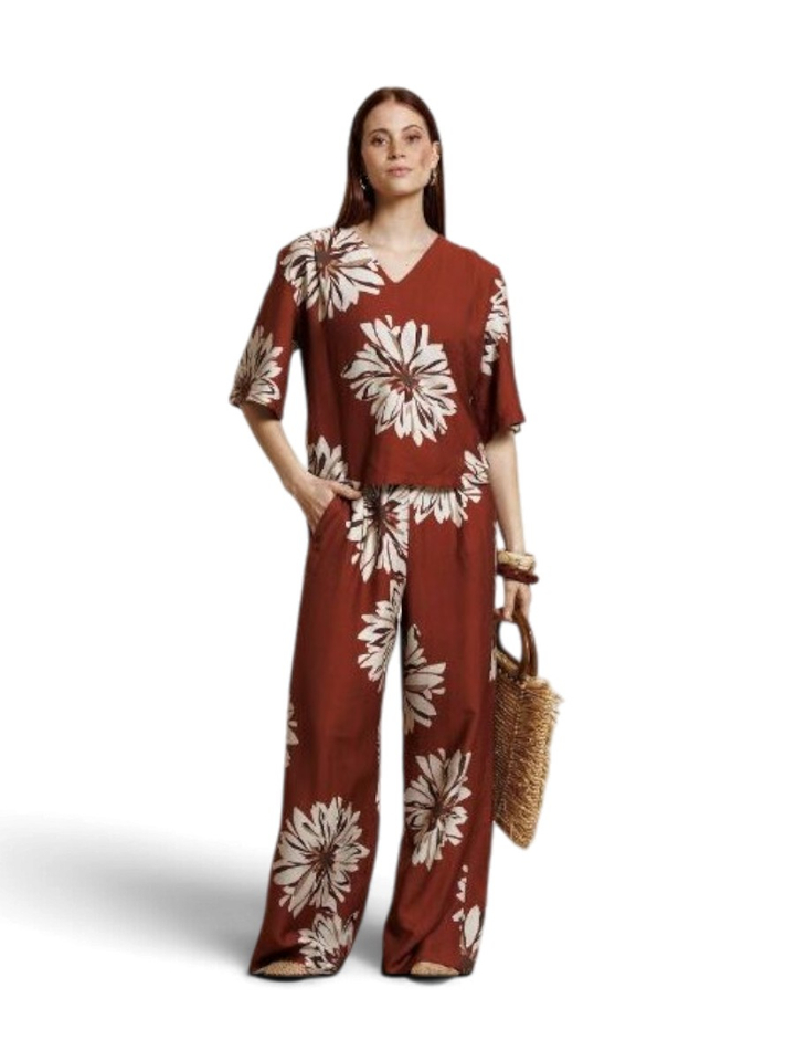 Wijde losse broek in bloemenprint Bruce Flower Studio Anneloes