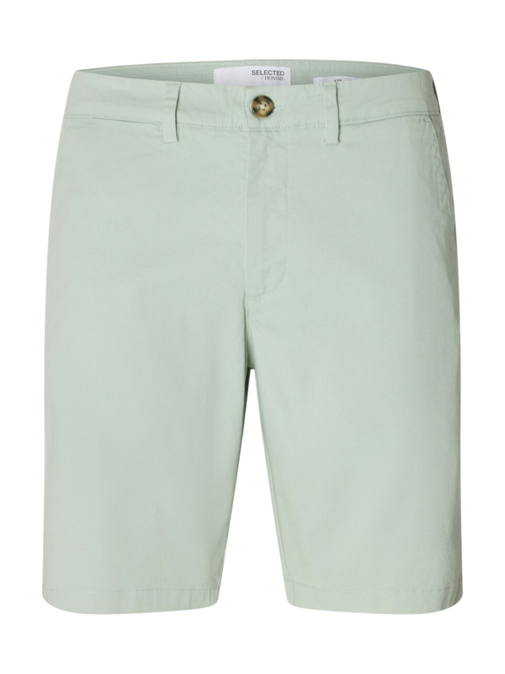 Lichtgroene short Selected