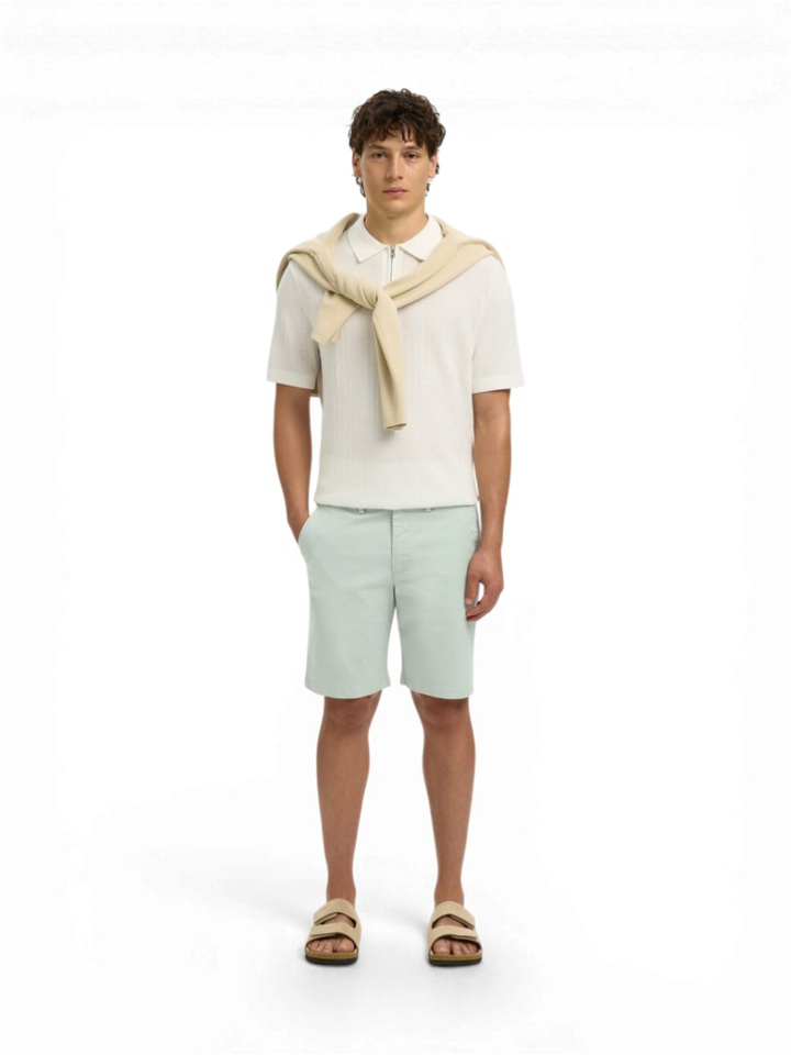 Lichtgroene short Selected