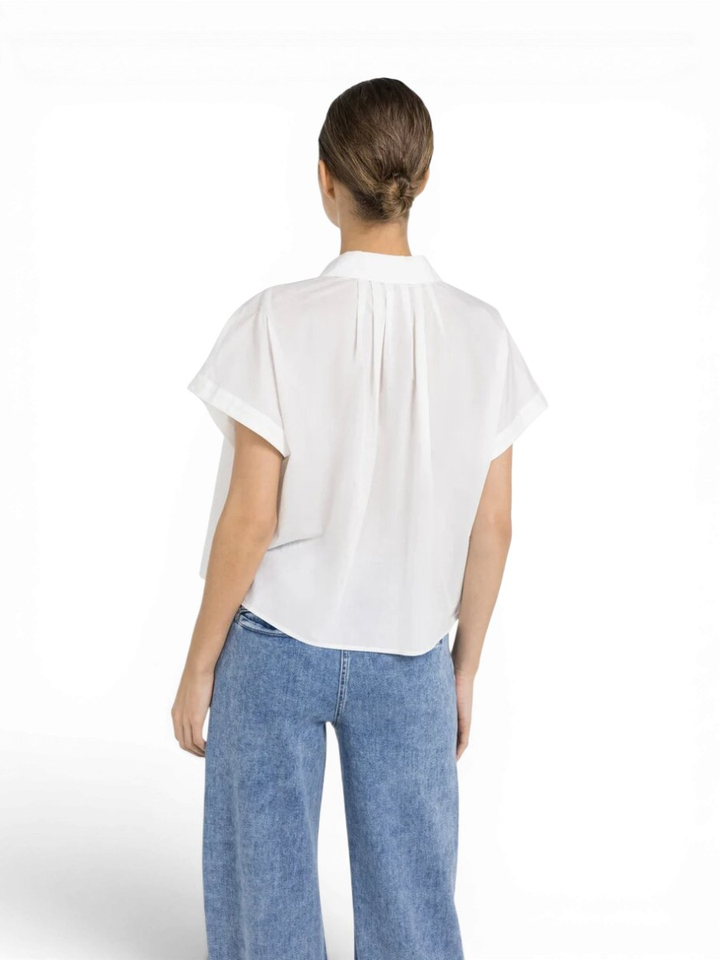 Witte katoenen bloes met knoopdetail en plooien Yaya