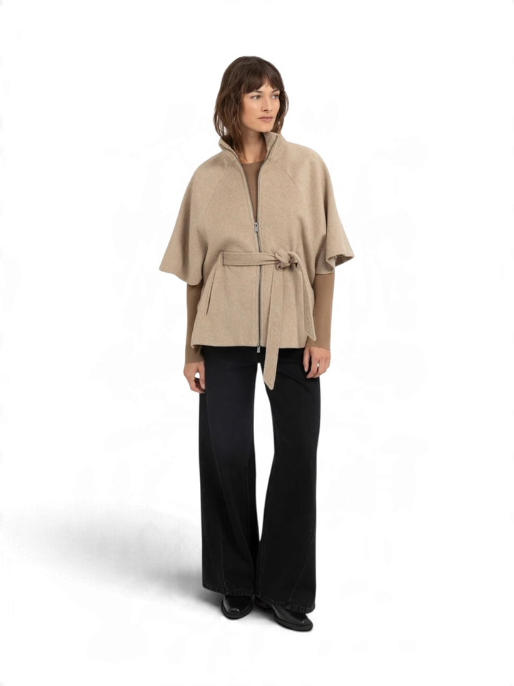 Beige korte manteljas met rits en lint achteraan Yaya
