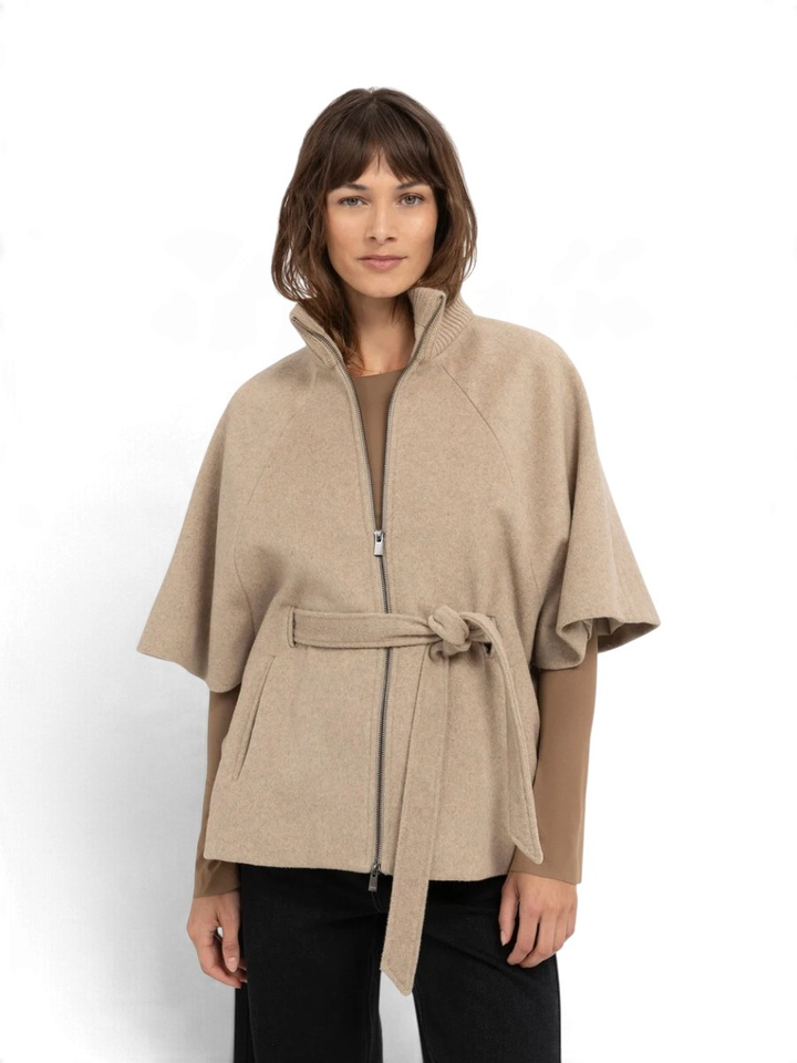 Beige korte manteljas met rits en lint achteraan Yaya
