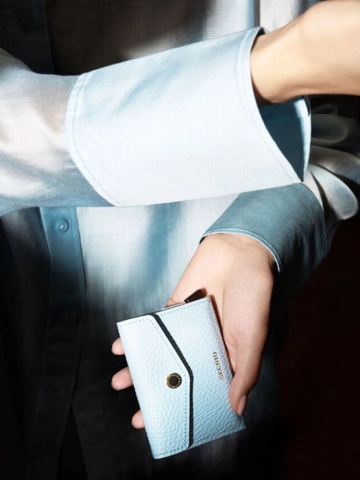 Ice Blue Envelope Pebble Secrid