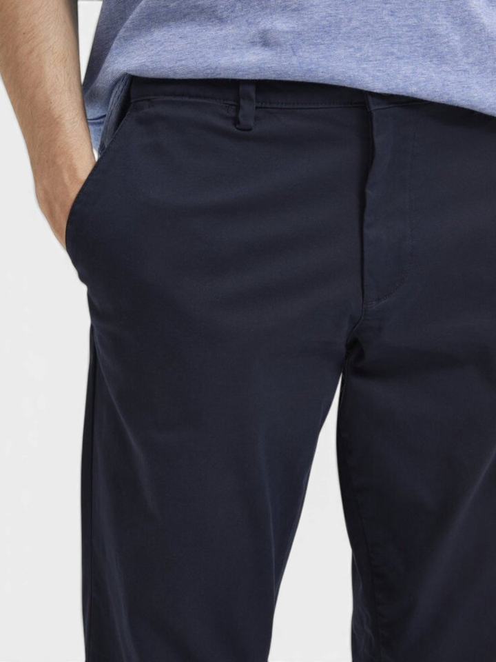 Slim fit mid rise donkerblauwe chino Selected
