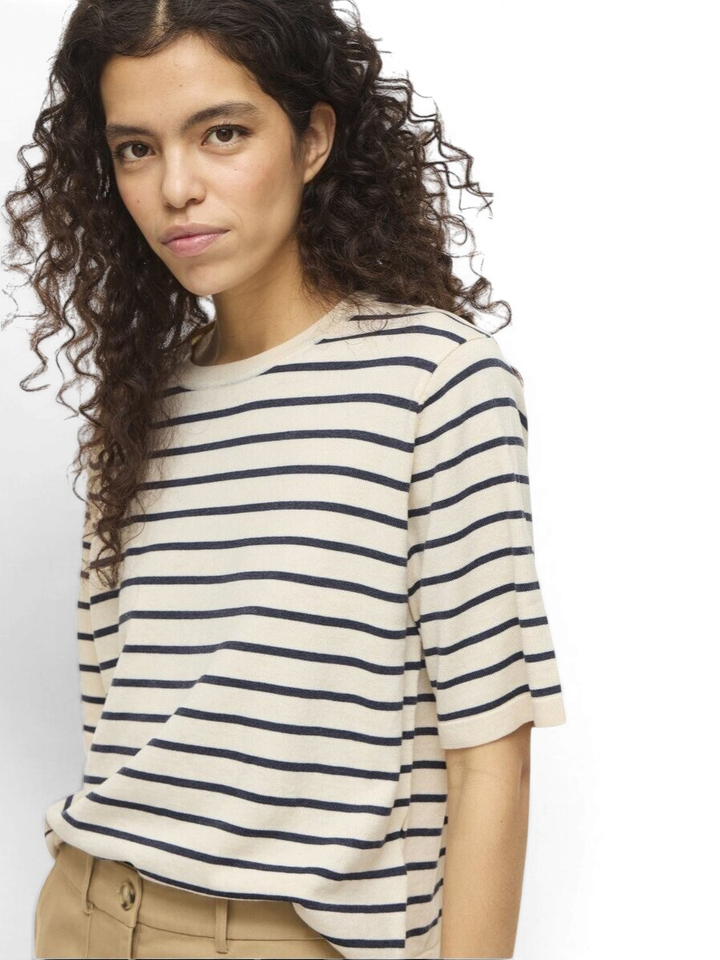 Ecru pull met blauwe strepen Vimalu Vila