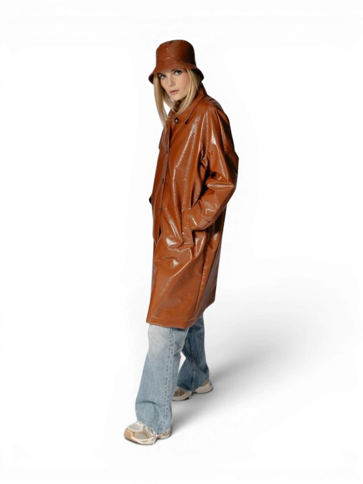 Cognac gevoerde kleurige mantel in lederlook Nuage Mon Frac