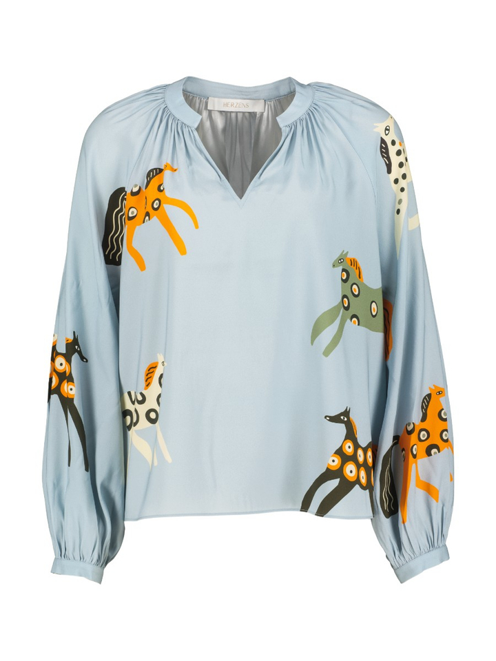 Lichtblauwe zijden blouse met multicolor dierenprint Herzen's