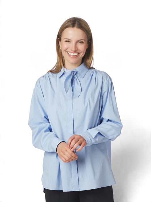 Blauwe blouse met halsstrik en fijne strepen Rochelle Neo Noir