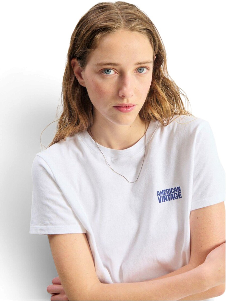 Witte t-shirt met blauw logo American Vintage