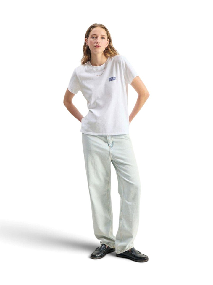 Witte t-shirt met blauw logo American Vintage