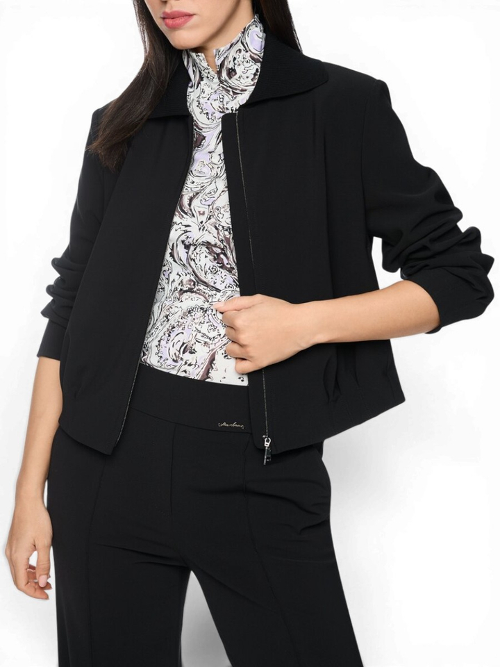 Zwart blousonjasje met kraag Marccain