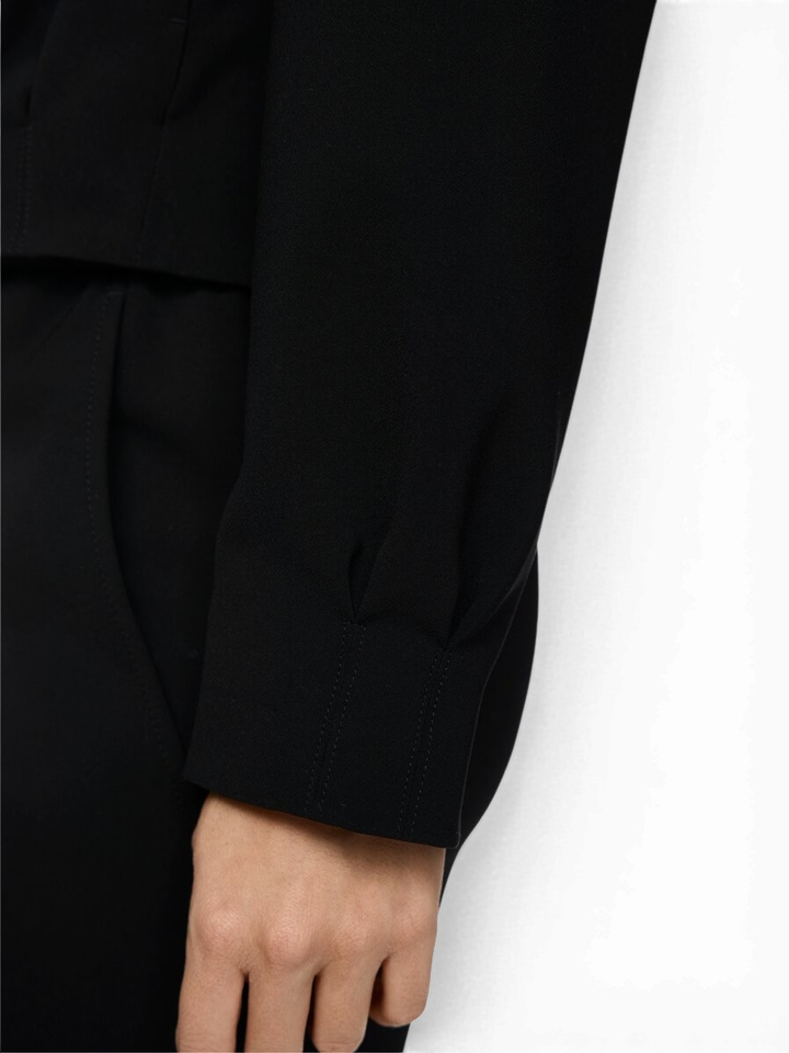 Zwart blousonjasje met kraag Marccain