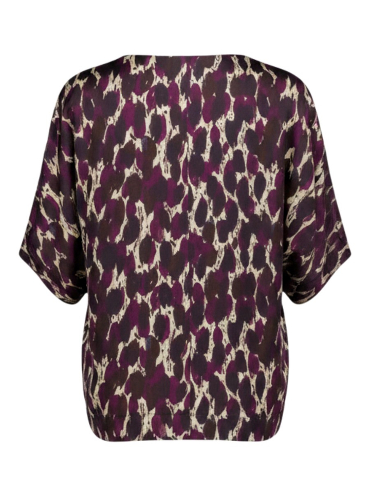 Aubergine blouse met V-hals en abstracte print Studio Anneloes