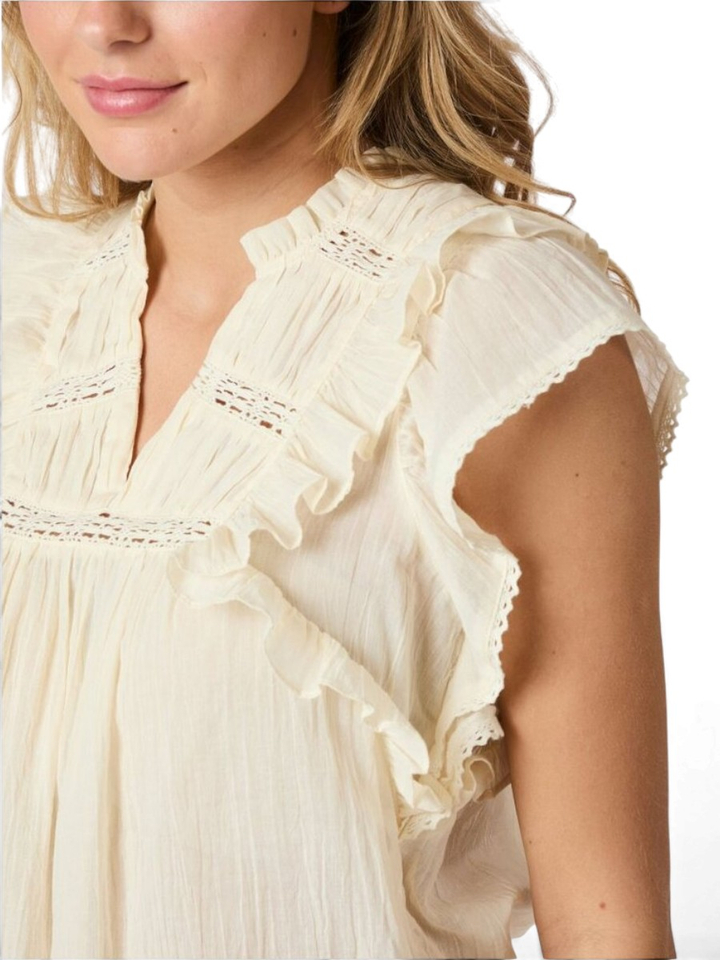 Vanille kleurige katoenen blouse met volants Jayla Neo Noir