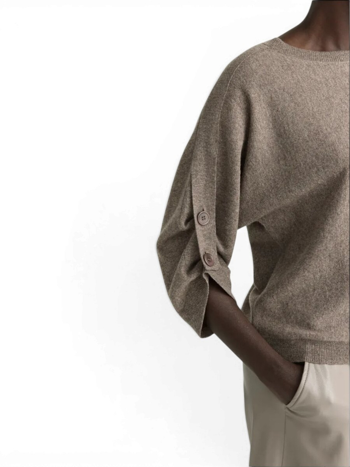 Bruine trui van merinowol met knoopdetail Agustina Xandres 