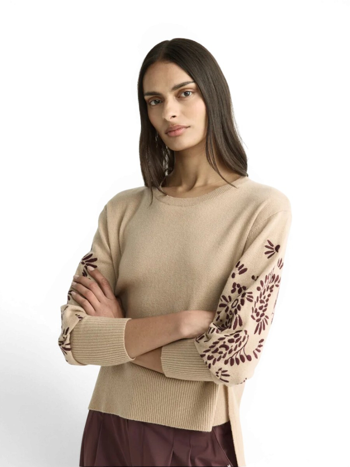 Beige wollen trui met print op mouw Arnes Xandres 