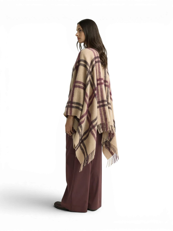 Beige wollen poncho met ruit motief Poncho Allie Xandres