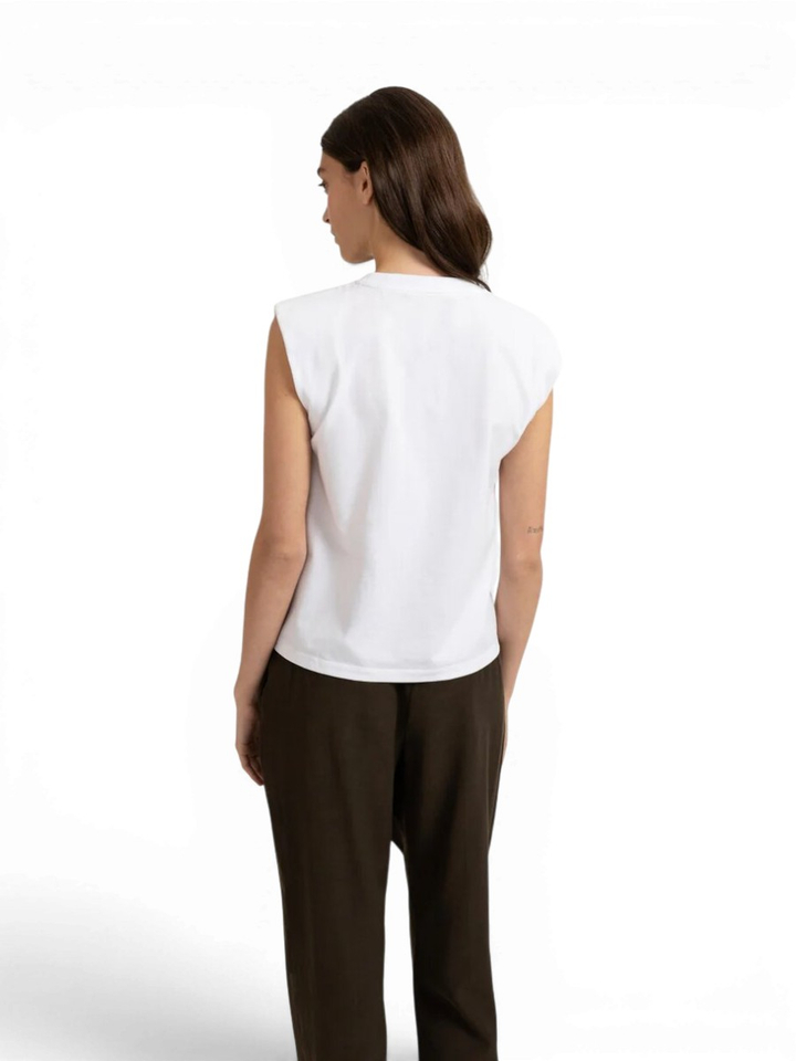 Witte mouwloze dubbellaagse top met sjaaldetail Yaya 