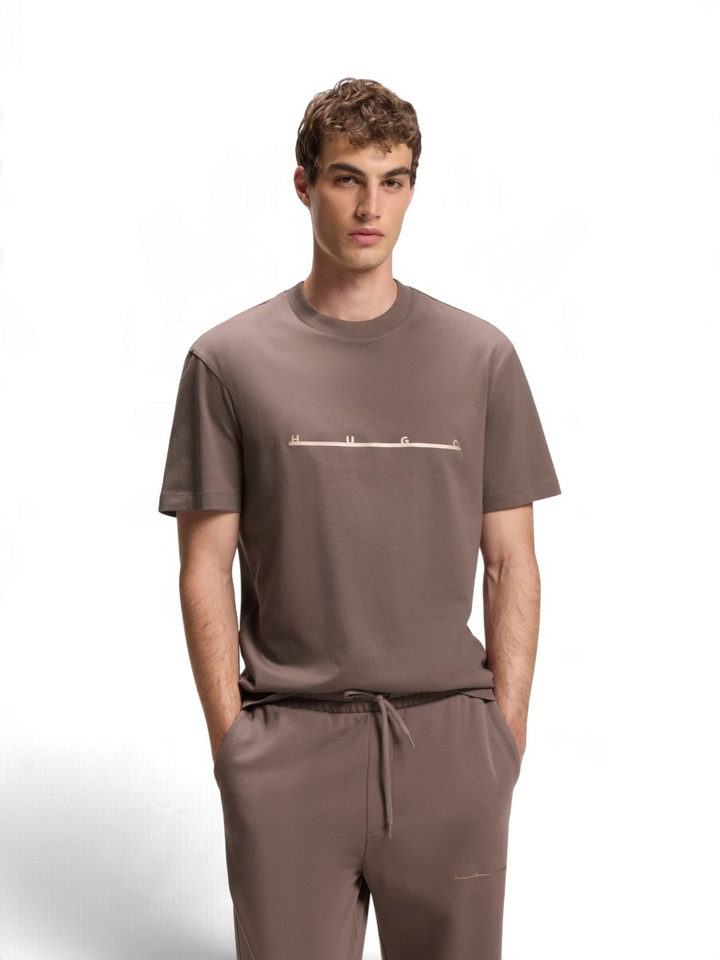 Taupekleurige t-shirt met korte mouwen en ronde hals Datri Hugo Boss