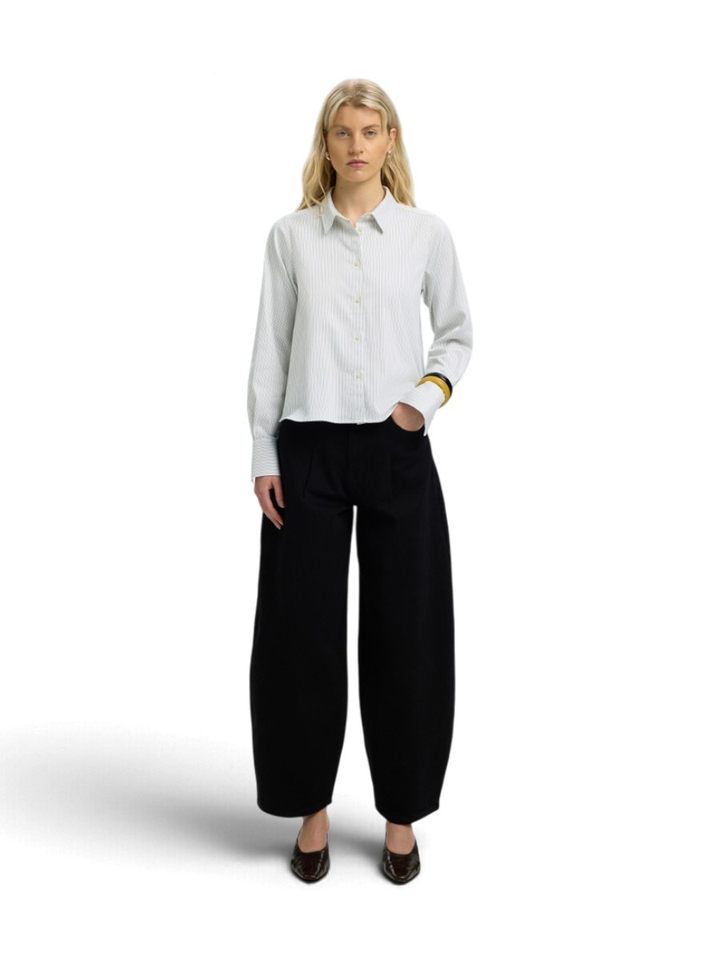 Witte bloes met fijne beige, groene strepen SLWROMIE LS RELAXED SHIRT Selected