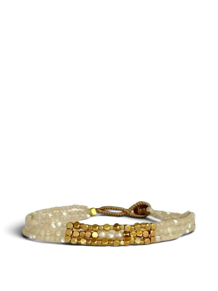 Beige armband met parels in verschillende patronen Mother of Pearl Ibu Jewels