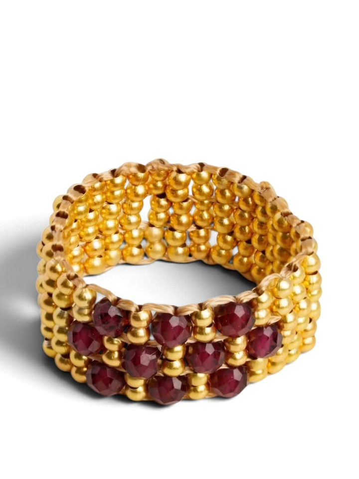 Gouden ring met bordeaux parels Garnet Ibu Jewels
