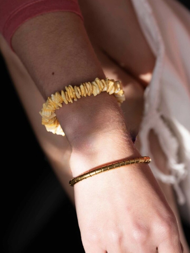Gouden armband met blokdetail Ellen Beekmans