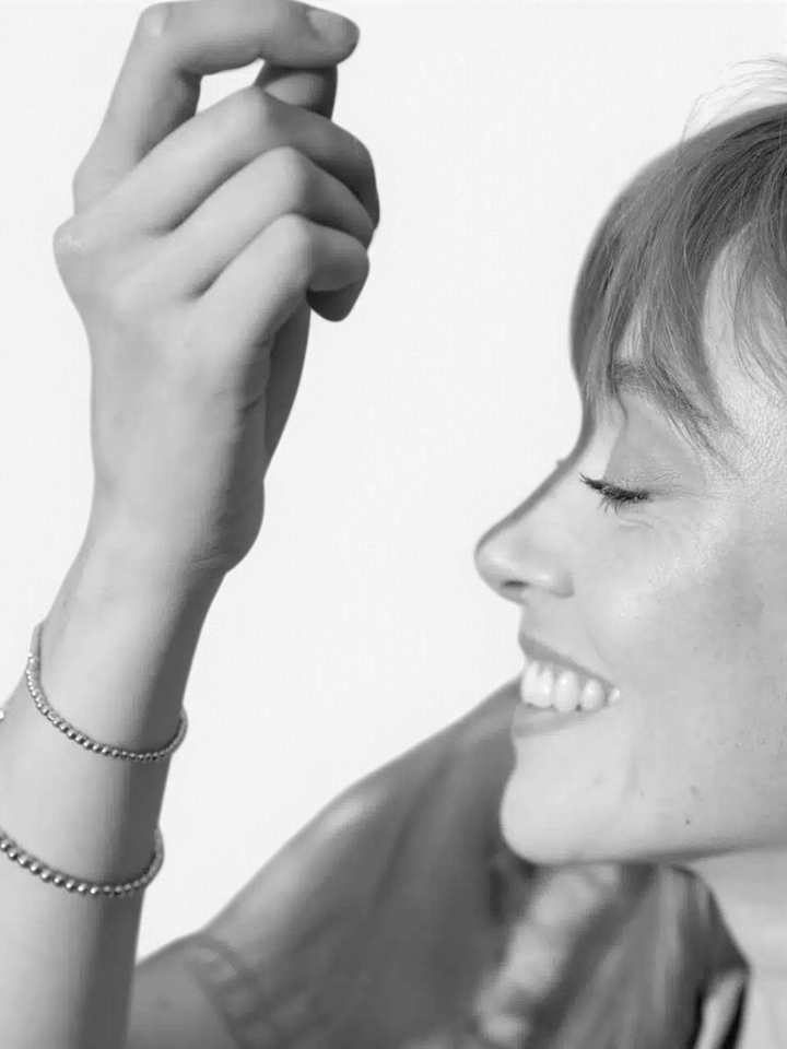 Gouden armband met boldetail Ellen Beekmans