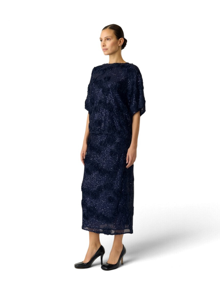 Donkerblauwe t-shirt met bloemen en pailletten Y.A.S.