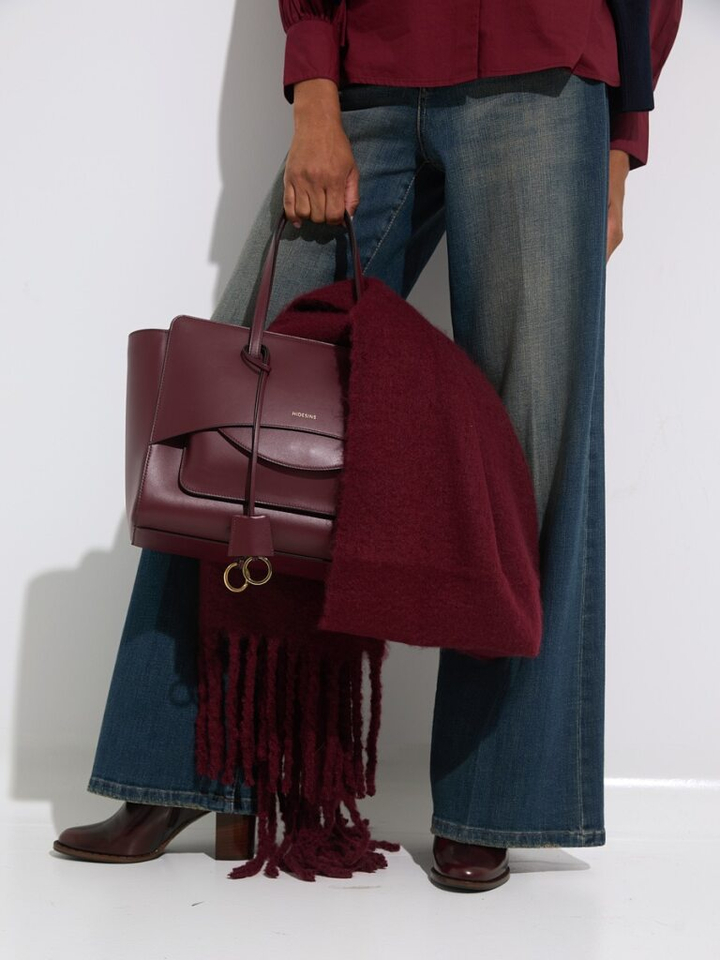 Dames shop the look van Josh V, Noir 'n' Blue, Atelier Content, Rue De Tokyo, Bellepiece en Hidesins Winter 2025 shoot 1