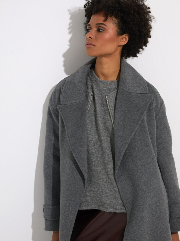 Dames shop the look van Beck Sondergaard, Essentiel, Ichi, Rota en Vila Winter 2025 shoot 1