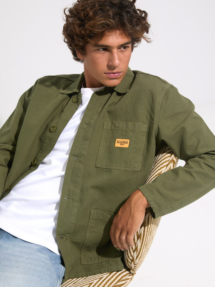 Heren shop the look van Les deux, Selected, Service Works en New Balance Winter 2025 shoot 1